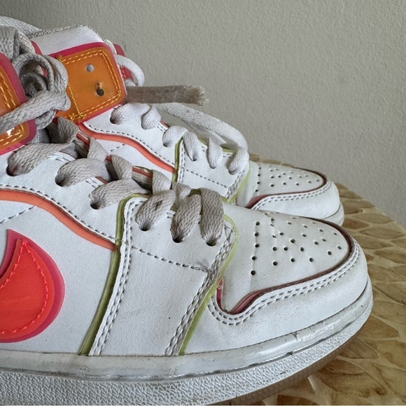 Nike Air Jordan 1 GS Edge Glow White Pink Blast Sneakers 5.5 - Picture 3 of 10